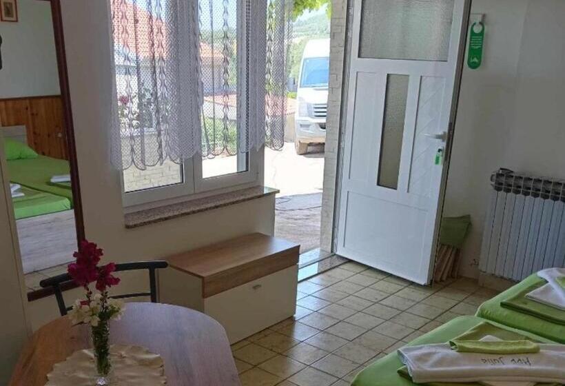 Студио Стандарт с Террасой, Apartments Julia