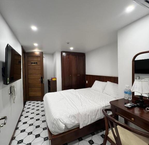 Standard Single Room, Nhã