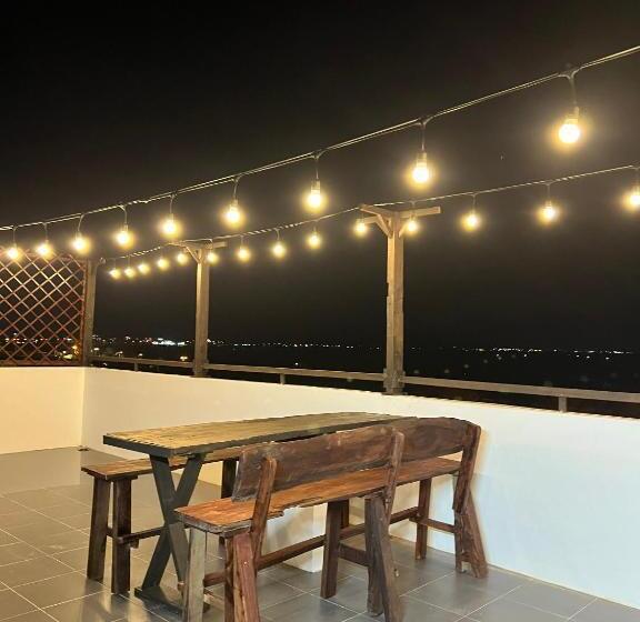 Standard Single Room, Nhã