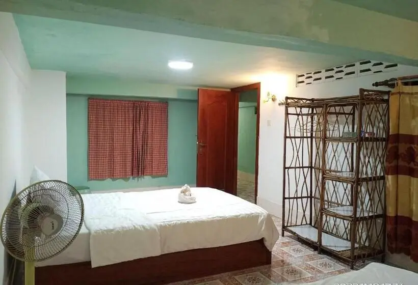 اتاق استاندارد سه تخته با سرویس بهداشتی مشترک, Silver Dolphin Guesthouse & Restaurant
