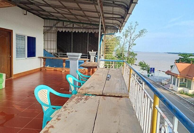 جناح عائلي, Silver Dolphin Guesthouse & Restaurant