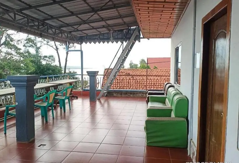 سوییت خانوادگی, Silver Dolphin Guesthouse & Restaurant