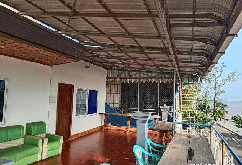 جناح عائلي, Silver Dolphin Guesthouse & Restaurant