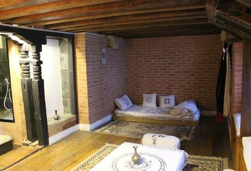 اتاق لوکس, Goathchen Guest House