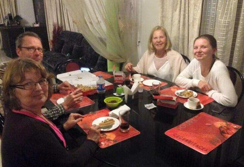 اتاق لوکس با بالکن, Green Leaf Home Stay