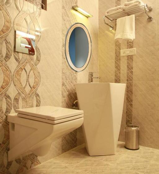 اتاق لوکس با بالکن, Green Leaf Home Stay