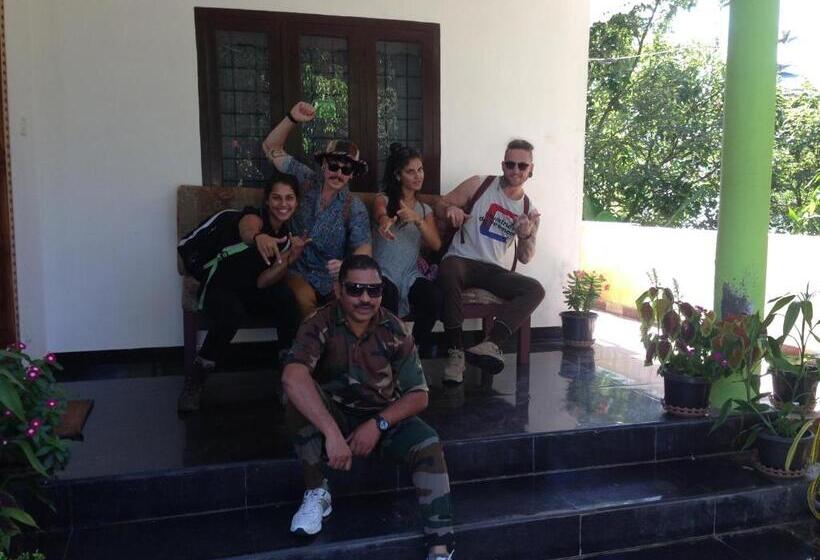 اتاق لوکس با بالکن, Green Leaf Home Stay