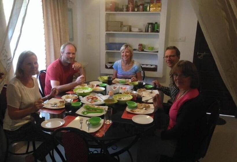 کلبه ییلاقی سوپریور یک خوابه, Green Leaf Home Stay