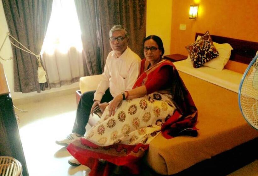 اتاق اکونومی, Green Leaf Home Stay