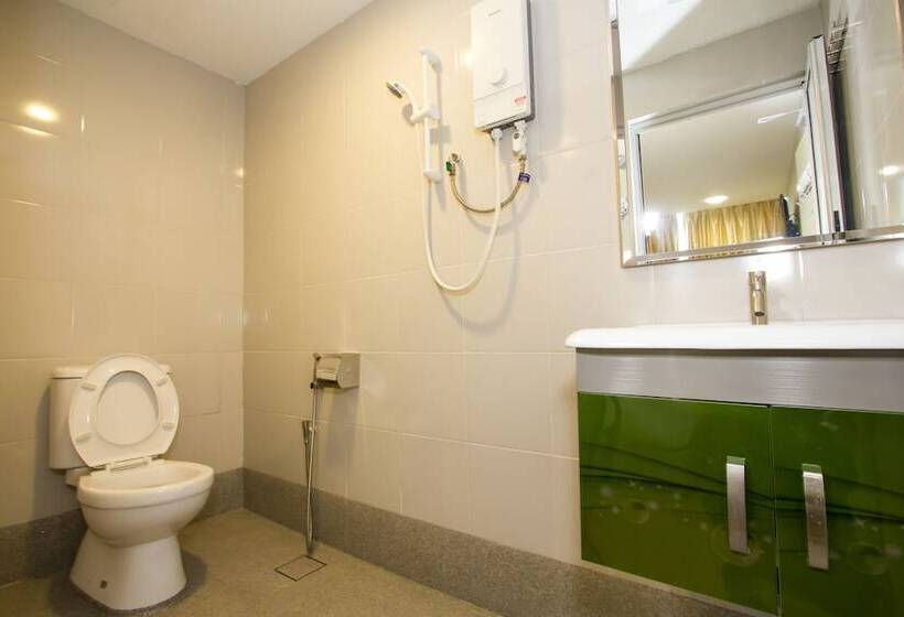 غرفة عائلية, 888 Boutique