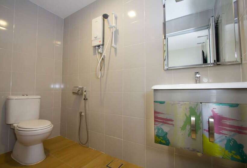 غرفة عائلية, 888 Boutique