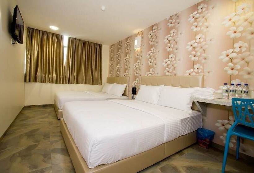 غرفة عائلية, 888 Boutique