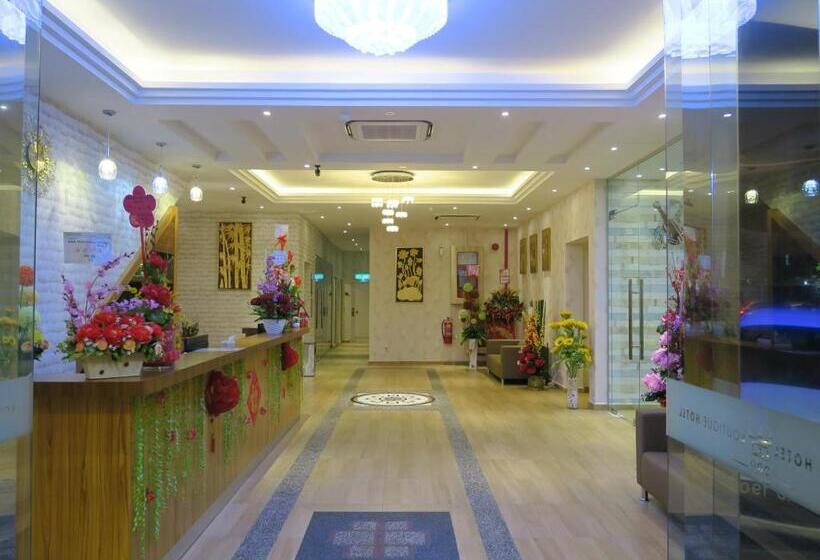 غرفة عائلية, 888 Boutique