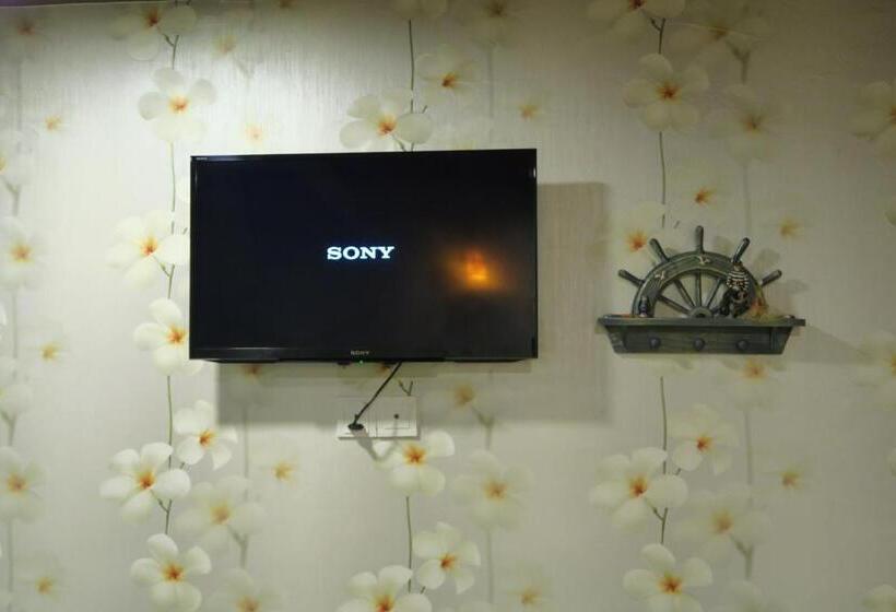 غرفة عائلية, 888 Boutique