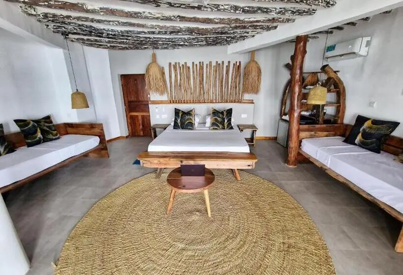 اتاق استاندارد چهار تخته با چشم‌انداز دریا, Aya Beach Resort