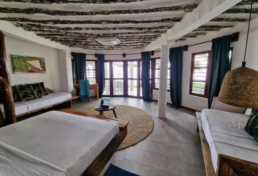 اتاق استاندارد چهار تخته با چشم‌انداز دریا, Aya Beach Resort