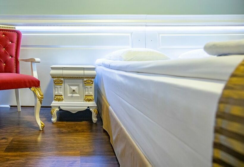 חדר קלאסי, Golden Dome Iisalmi