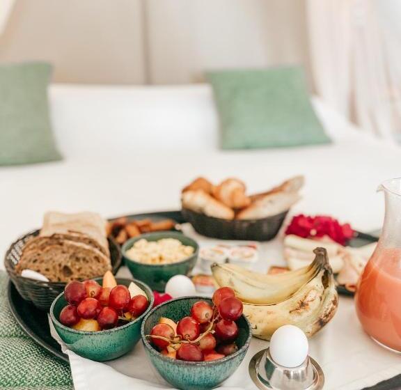 סטודיו סופריור, La Plantation