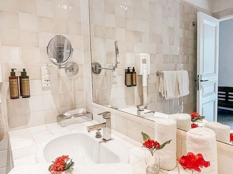 סוויטה, La Plantation