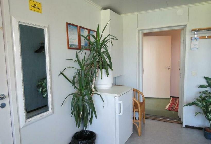 标准间, Laatokan Portti