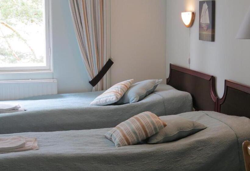 带共用浴室的标准房间, Laatokan Portti