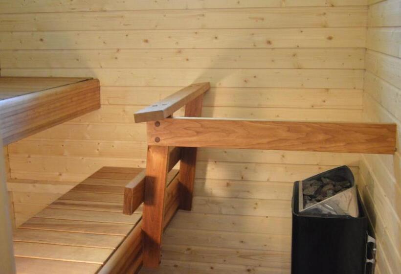 חדר סטנדרט, Li Ravintola Tiilikka