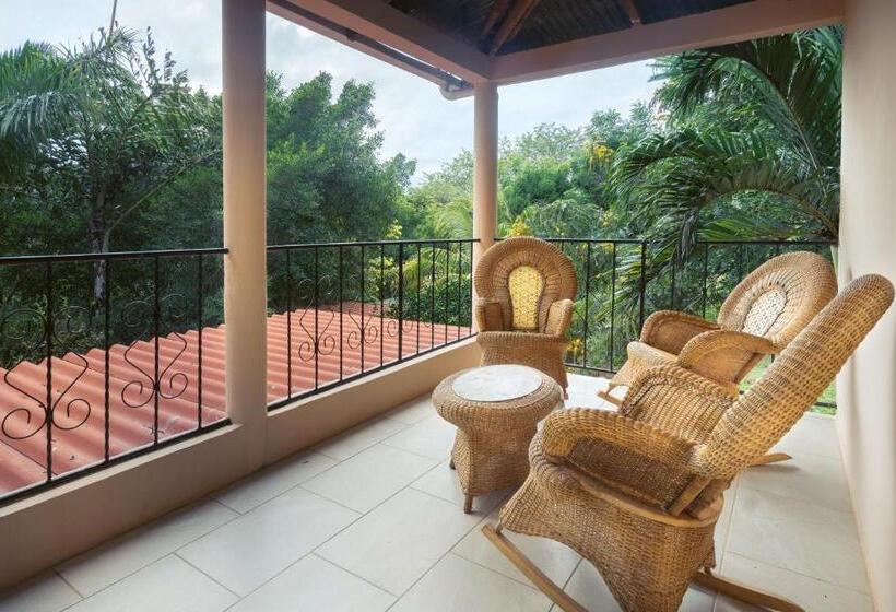 غرفة قياسية ثلاثية مزودة بشرفة, Nicawaves