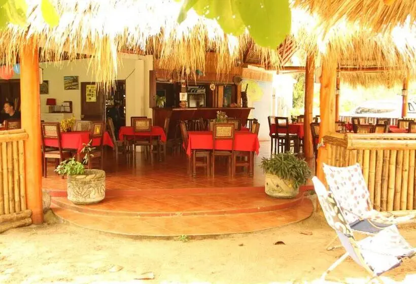 スタンダードバンガロー, Paraiso Beach
