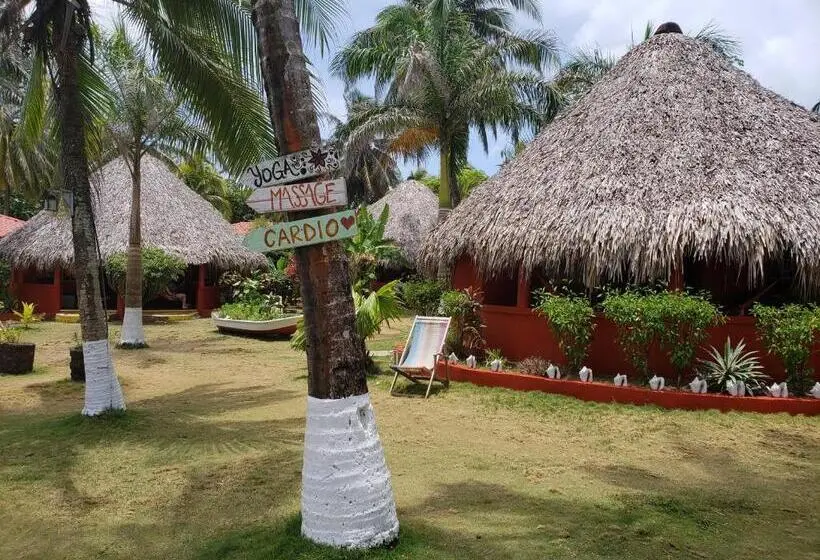 スタンダードバンガロー, Paraiso Beach