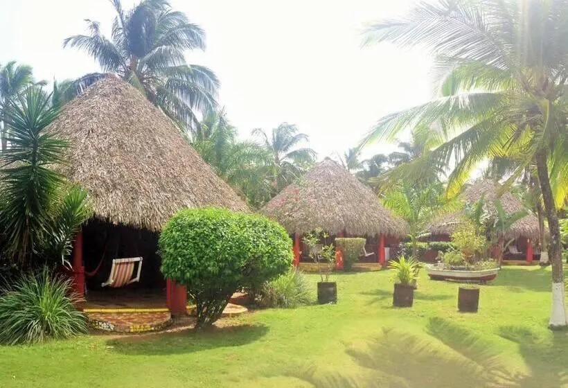 スタンダードバンガロー, Paraiso Beach