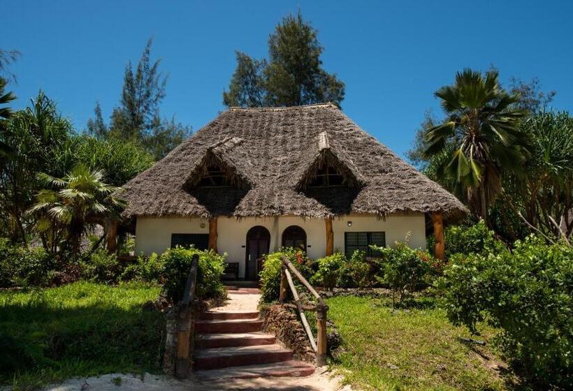 اتاق استاندارد سه نفره, Pongwe Beach