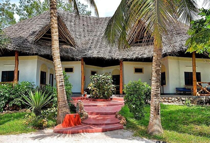 Четырехместный Номер Стандарт, Pongwe Beach