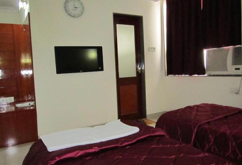 エクゼクティブトリプル, Sarita