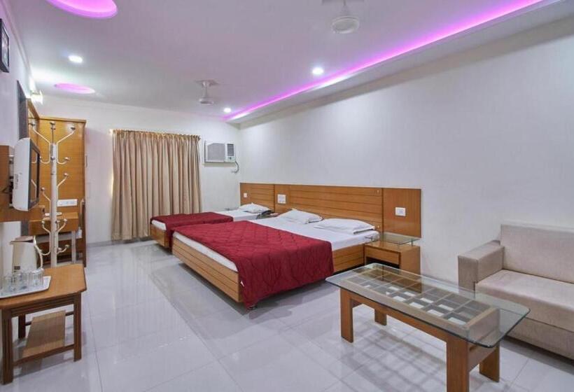 エクゼクティブトリプル, Sarita