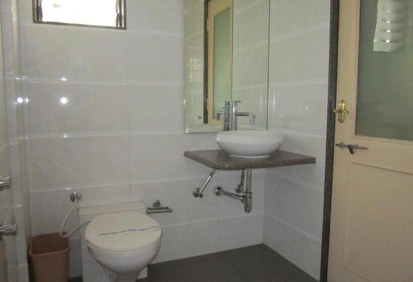 エクゼクティブトリプル, Sarita