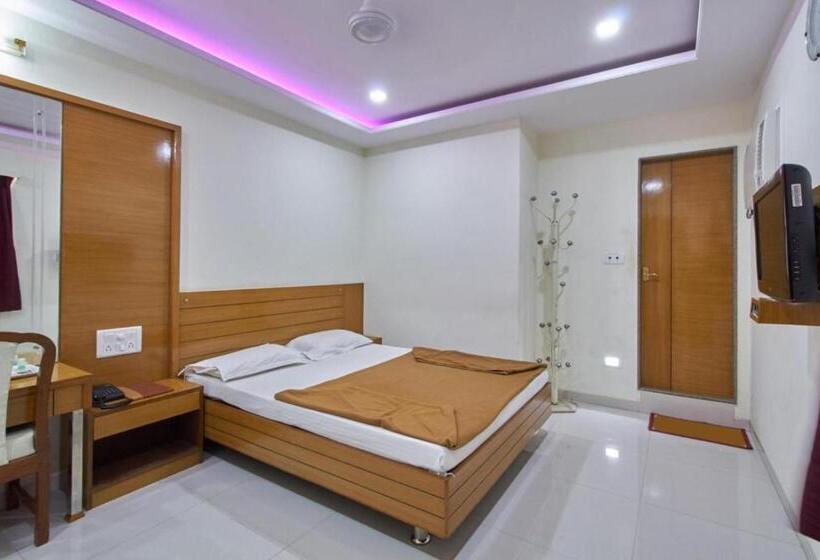 デラックスルーム, Sarita