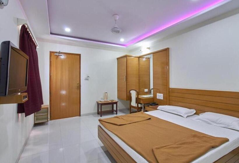 デラックスルーム, Sarita