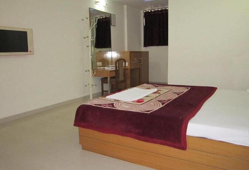 デラックスルーム, Sarita