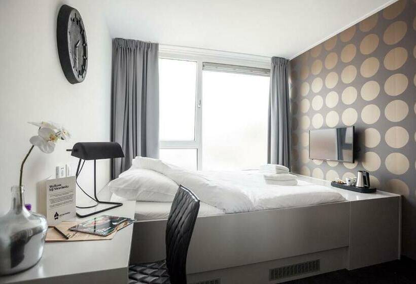 标准间, Stravinsky Slapen