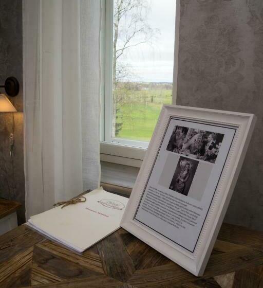 סוויטת ג'וניור, Vaihmalan Hovi