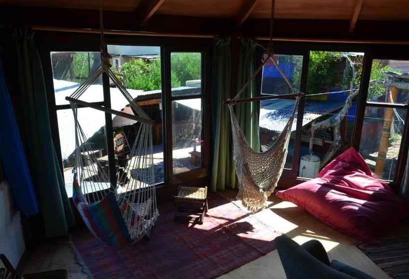 Кровать в Общей Комнате, La Brújula Hostel