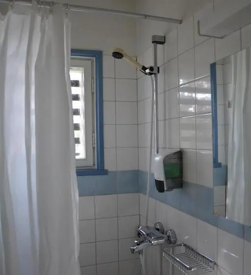 Economy Triple Room, Lehmirannan Lomakeskus