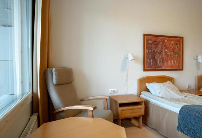 Номер Стандарт Вид на Озеро, Lehmirannan Lomakeskus