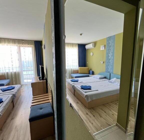 Номер Стандарт Трехместный, Family Hotel Delfina