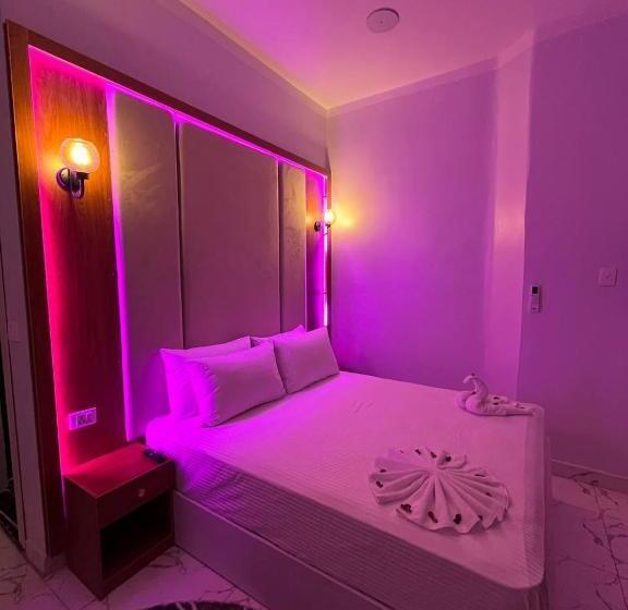 اتاق استاندارد با بالکن, Future Hostel