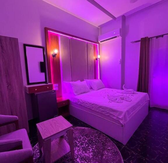 اتاق استاندارد با بالکن, Future Hostel