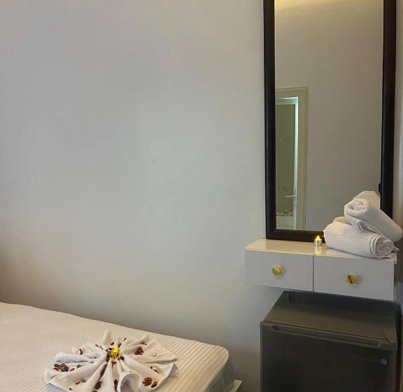 اتاق استاندارد یک تخته با بالکن, Future Hostel