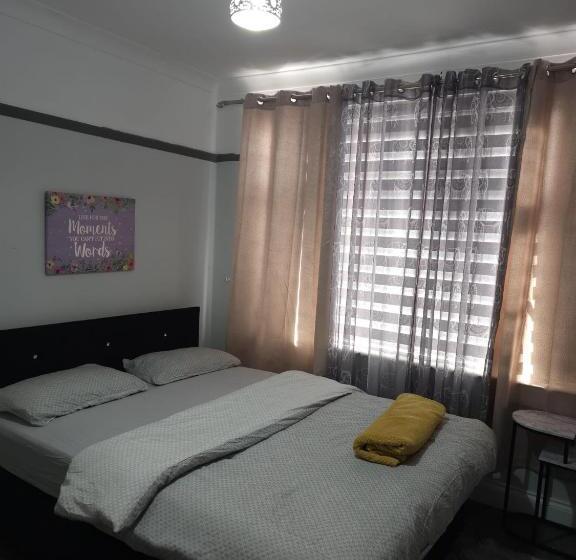 スタンダードルーム, Chi S Home