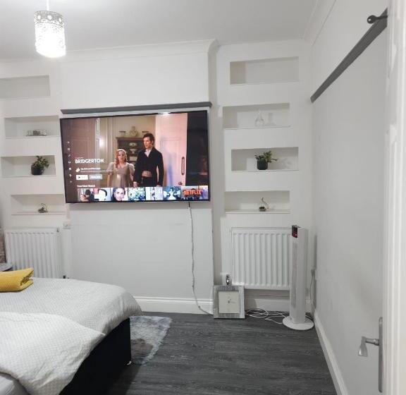 スタンダードルーム, Chi S Home