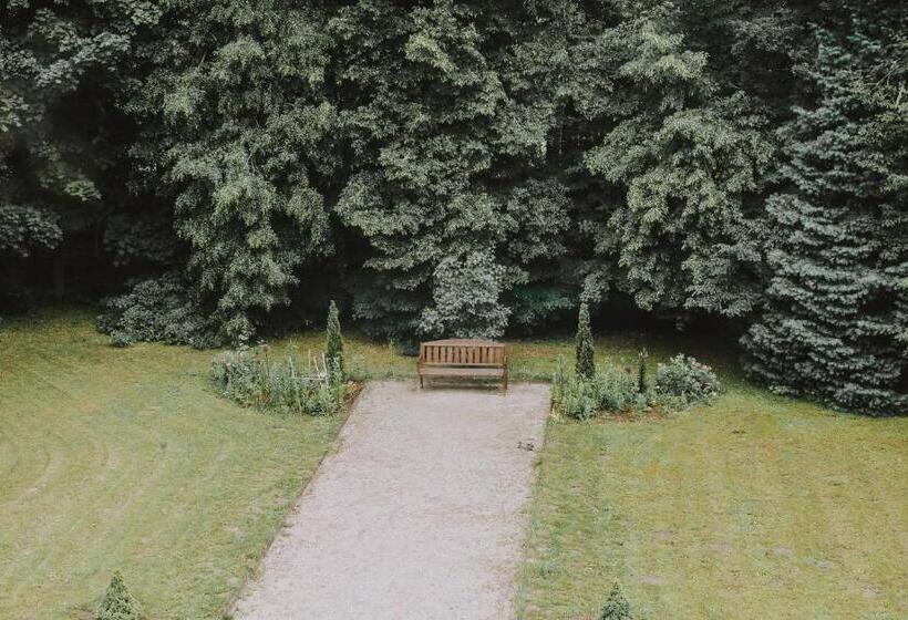 اتاق استاندارد با چشم‌انداز باغ, ķimales Muiža